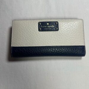 Kate Spade New York Bay Street Stacy Bifold Wallet Ivory Navy Blue Small Leather